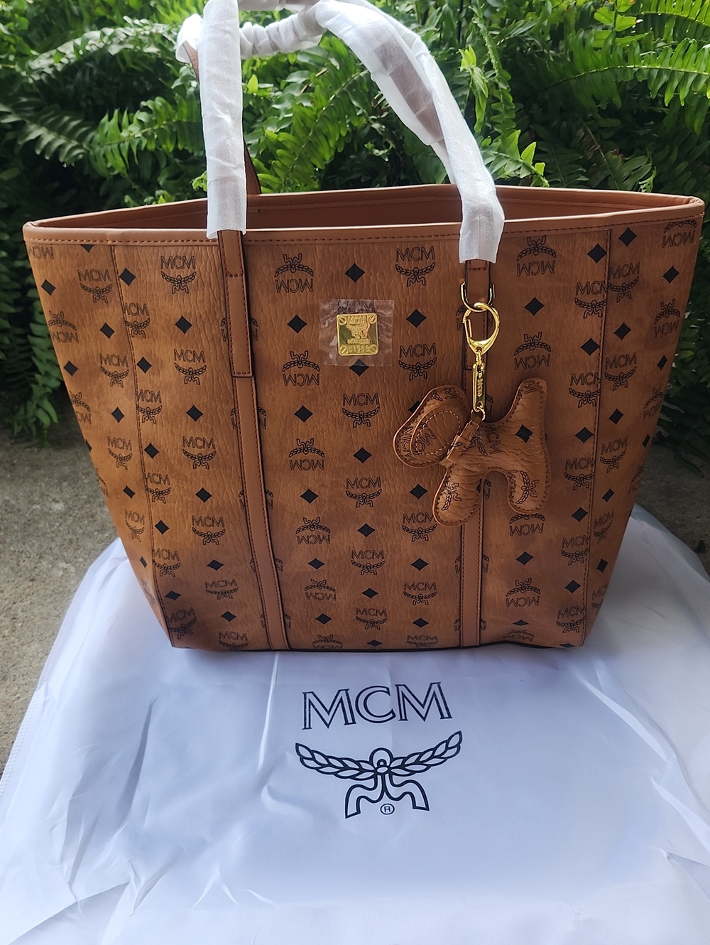 Fashion Cognac Visetos Signature Tote with Bear Charm